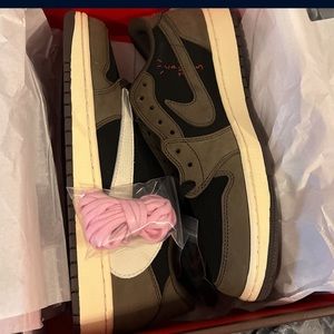 Travis Scott x Air Jordan 1 Low ‘Mocha’